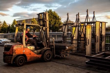 Maciej Gadzinowski's photograph of a forklift.