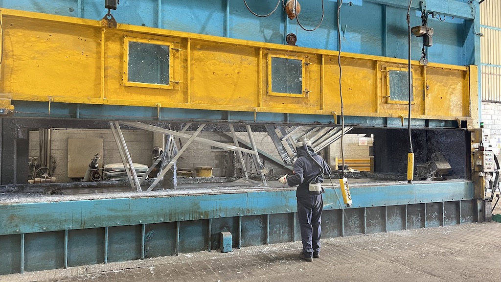 Hot dip galvanizing the steel pig lift